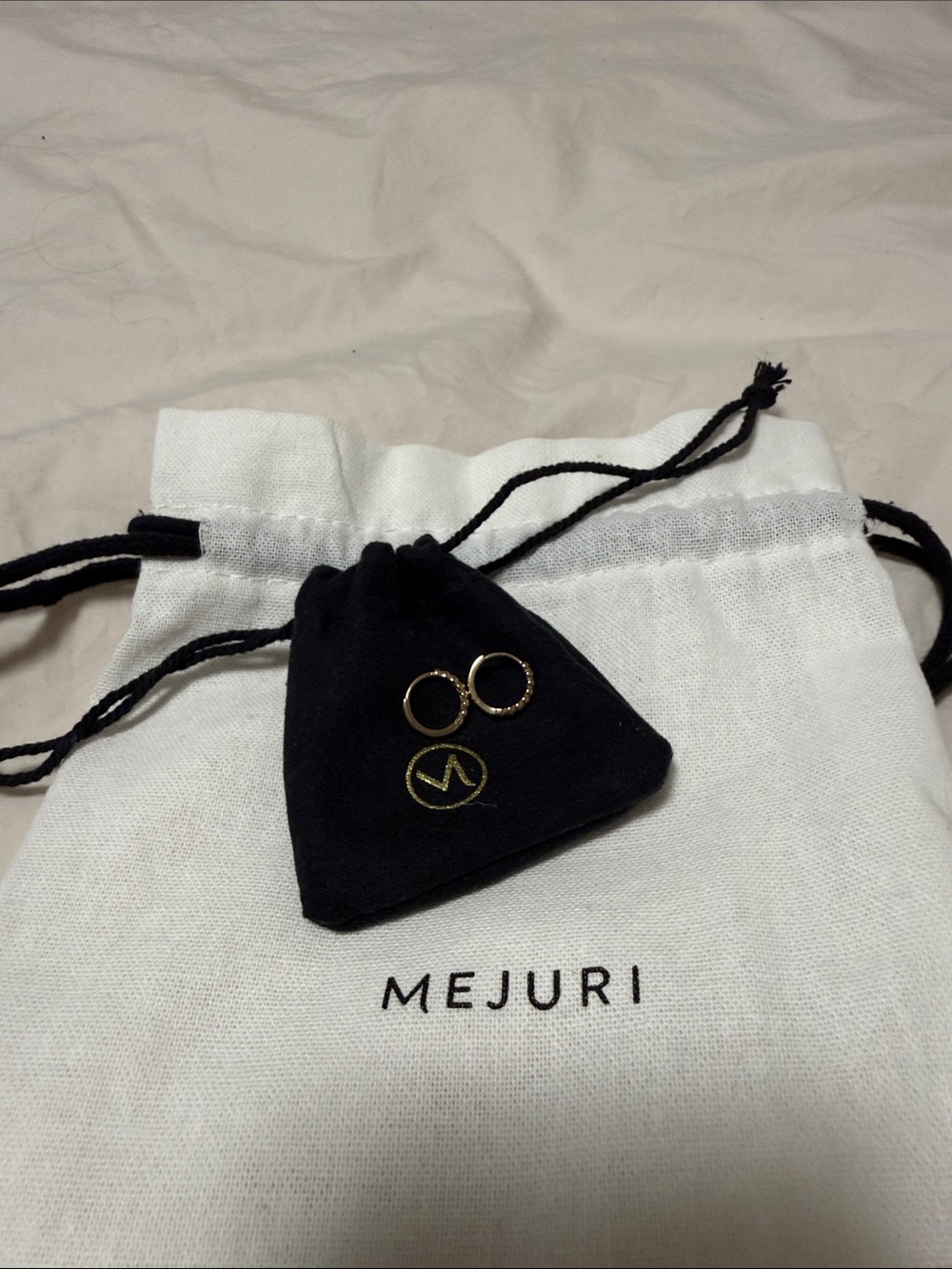 Mejuri 14k Gold Beaded Huggie Hoops